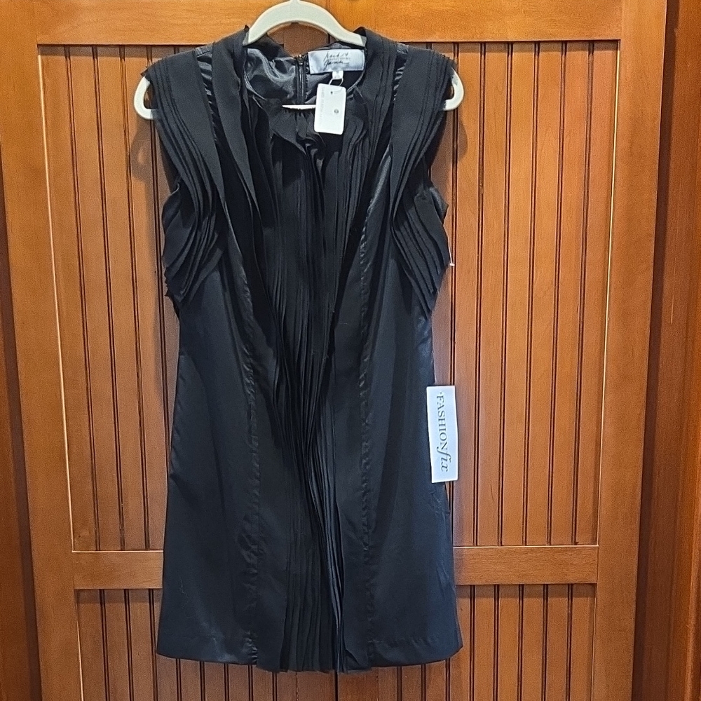 Mack & James (badgley mischka) Black Pleated Mini Dress